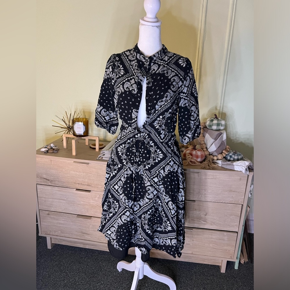 Black & White Paisley High-Waist 3/4 Sleeve Midi Modest Fit & Flare Circle Dress